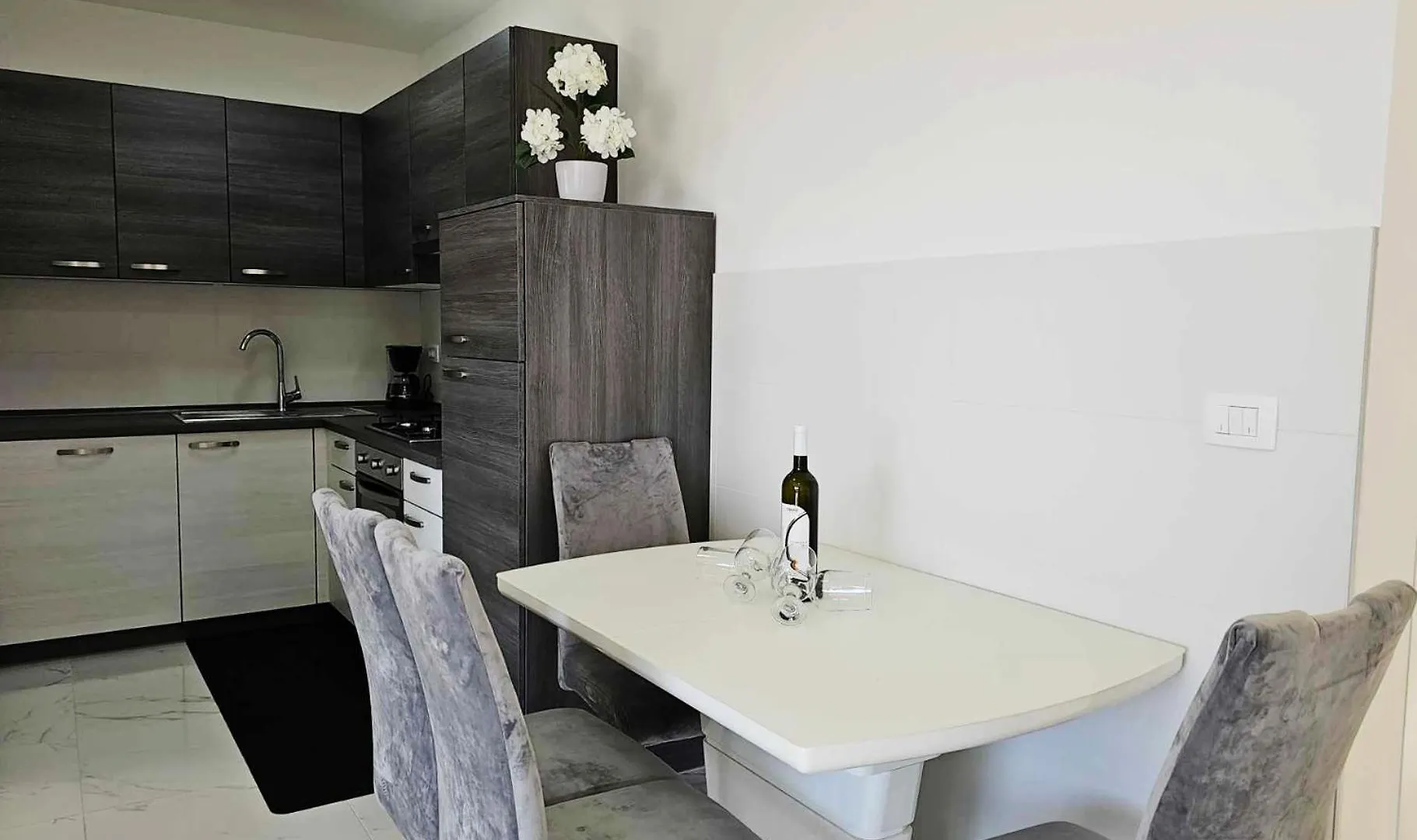 App Mary Apartment Novigrad  Croatia